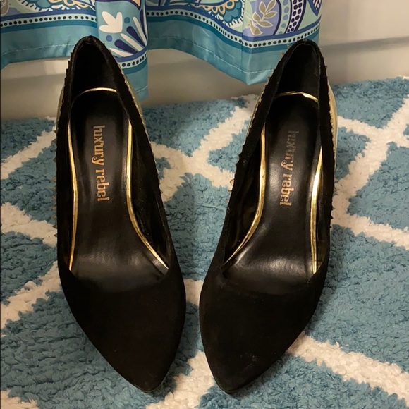 Shoes - Picture 2 of 3